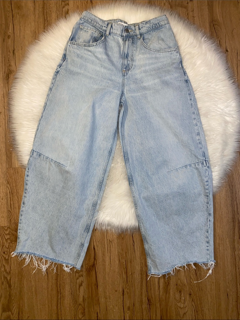 ZARA 6 Light Wash Women's High-Rise Wide Leg Jeans